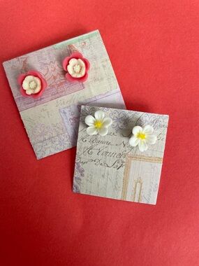 Kid’s entrepreneur shop Colorful flower earrings.